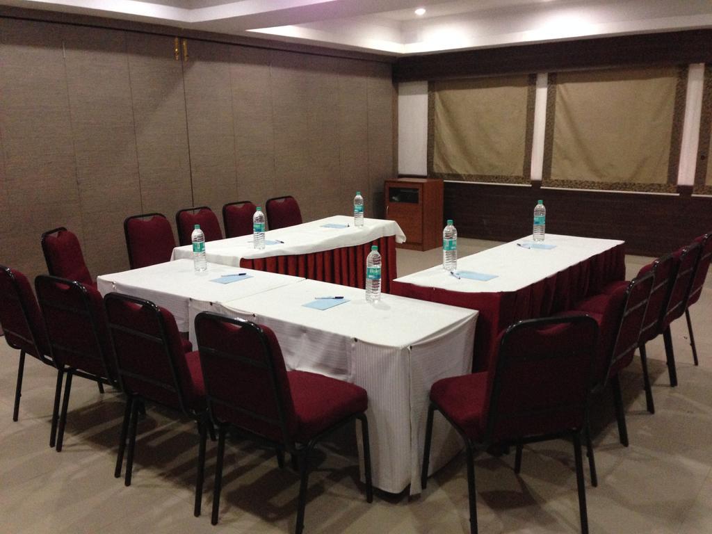 Hotel Thulashi Park Chennai Zewnętrze zdjęcie