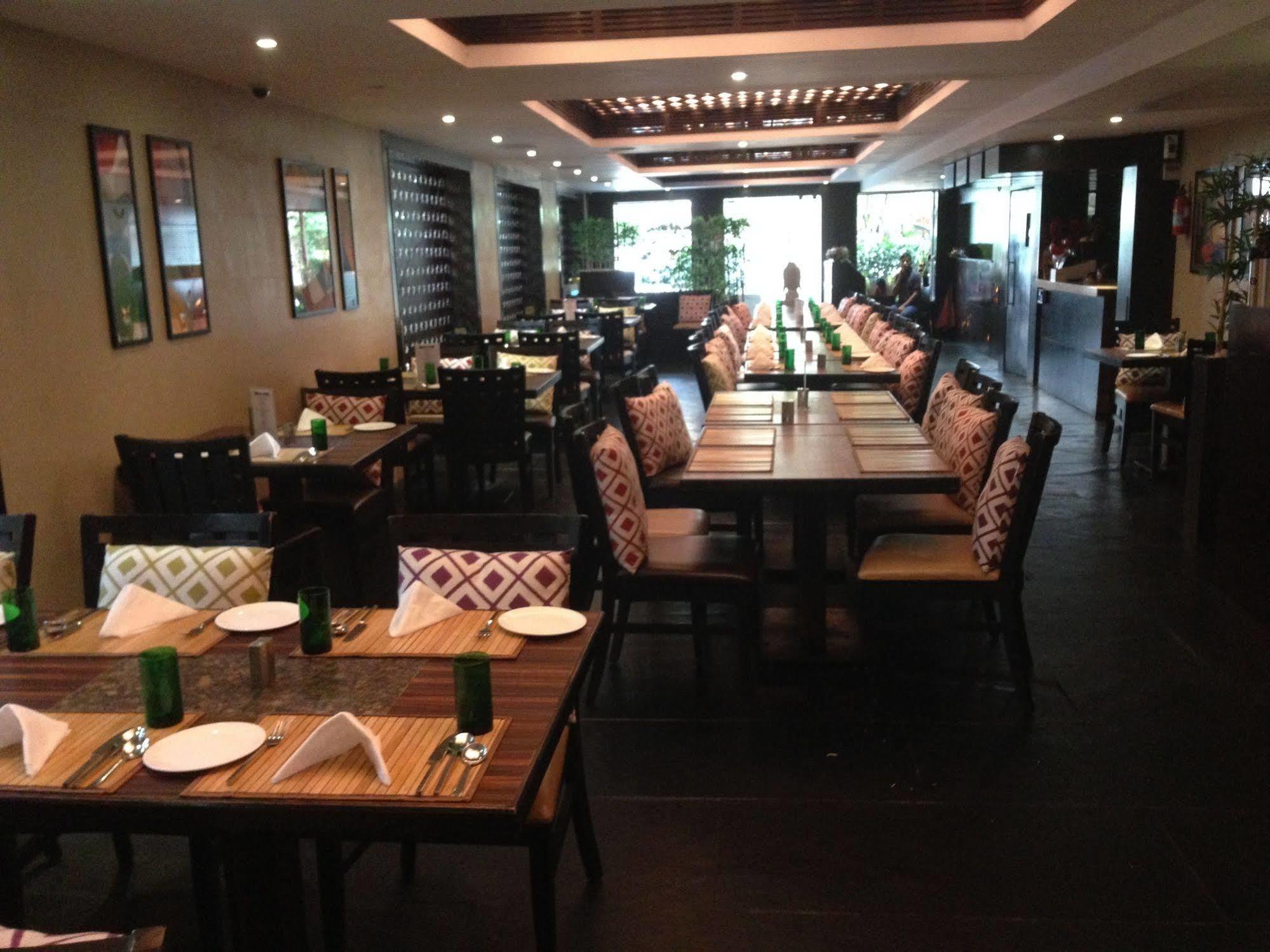 Hotel Thulashi Park Chennai Zewnętrze zdjęcie