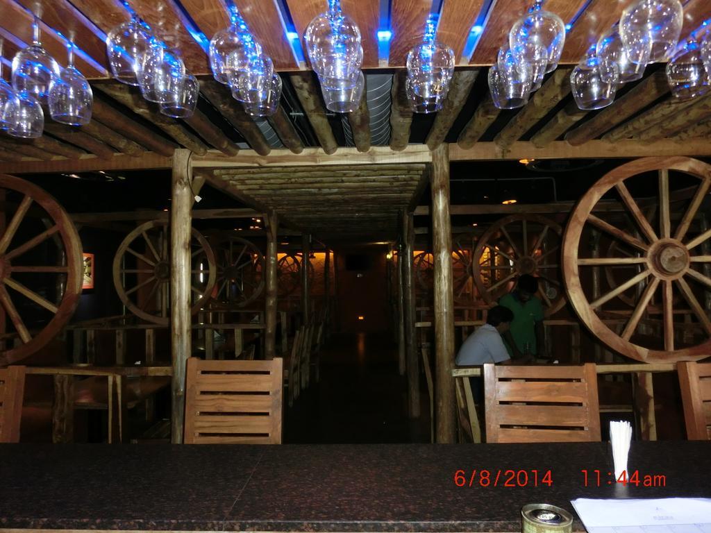 Hotel Thulashi Park Chennai Zewnętrze zdjęcie