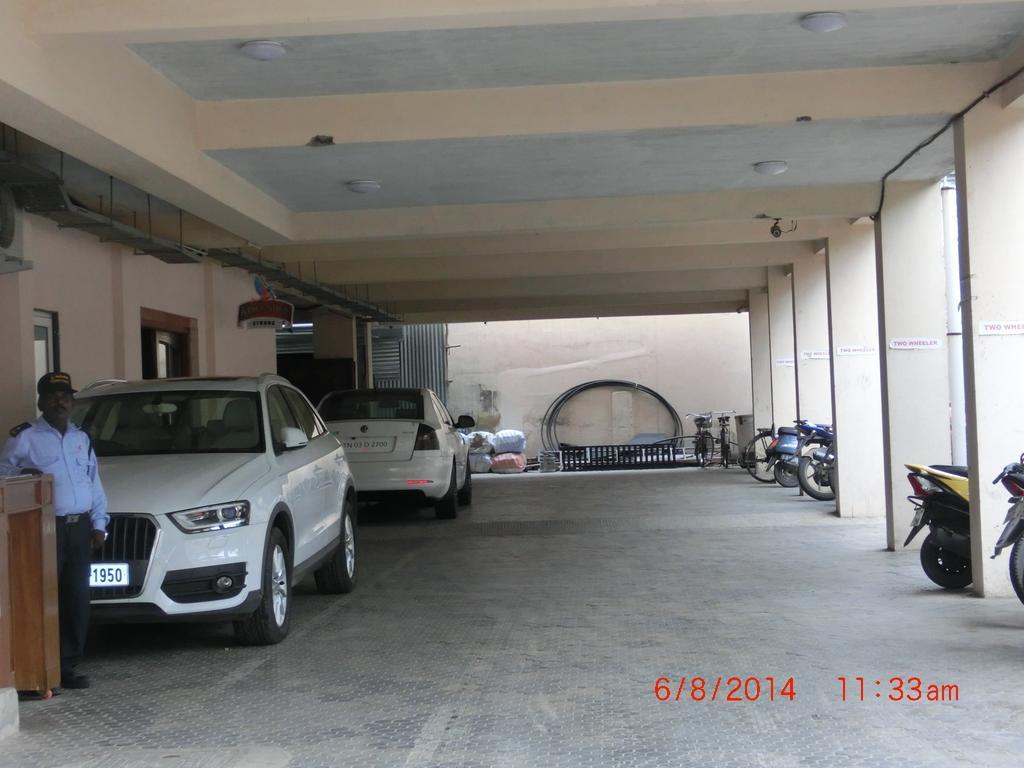 Hotel Thulashi Park Chennai Zewnętrze zdjęcie