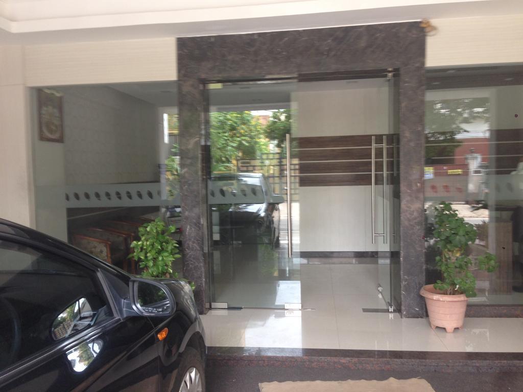 Hotel Thulashi Park Chennai Zewnętrze zdjęcie